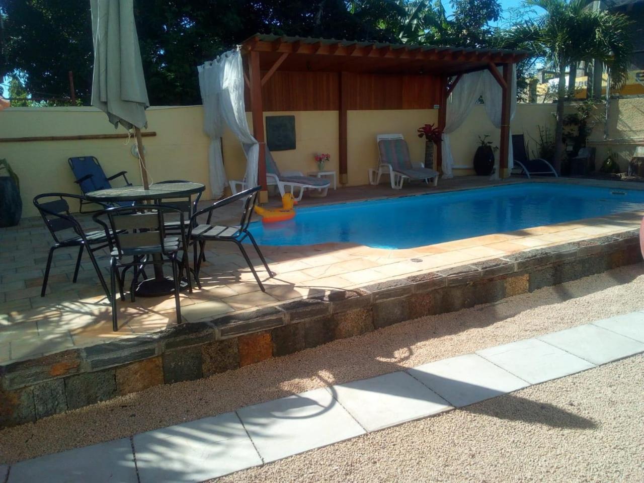 Jolie Villa Santa Avec Piscine Pointe aux Piments Buitenkant foto
